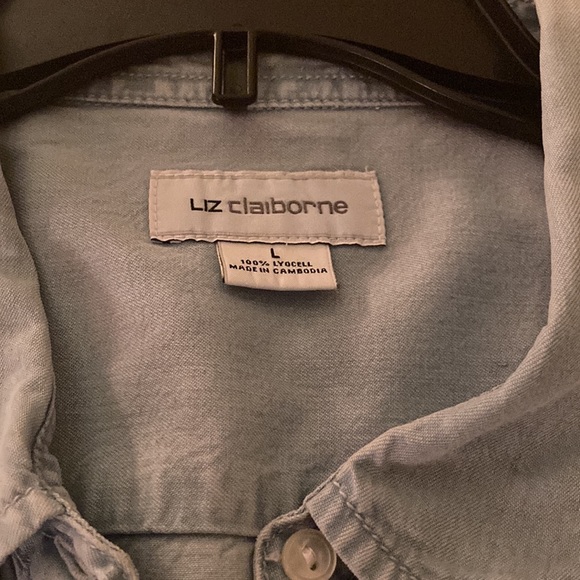 Liz Claiborne shirt - excellent condition- - Picture 2 of 2